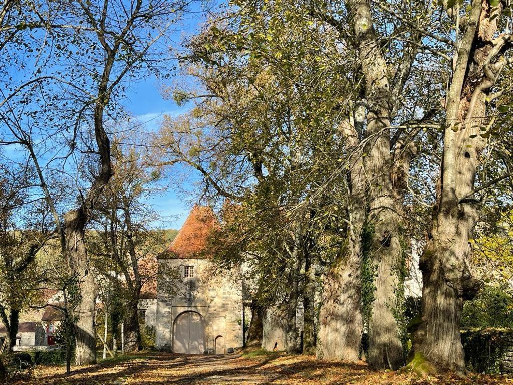 Charmante Maison Bourguignonne Avec Grand Jardin Et Parking Montbard Dış mekan fotoğraf